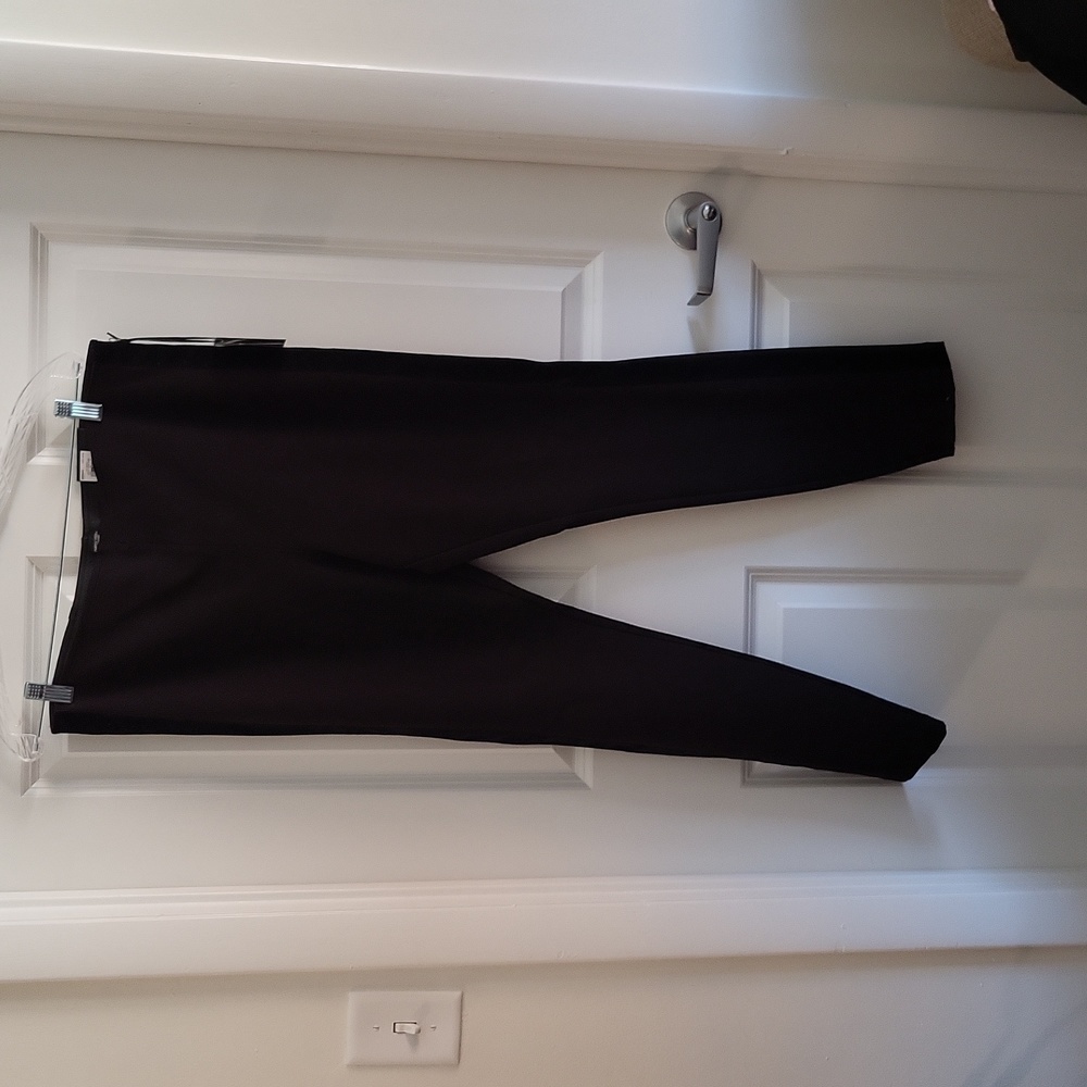 NWT Simply Vera -Vera Wang black leggings with velvet stripe on side size large